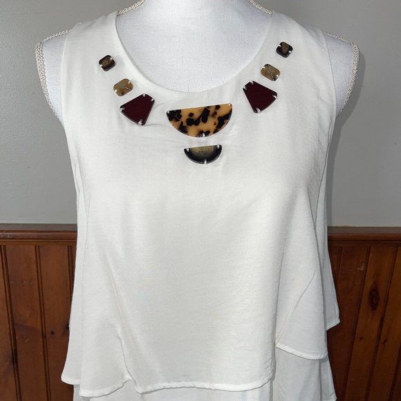 NWT Women's Stradivarius White Tank‎ Top with Detail Size M - Picture 1 of 6